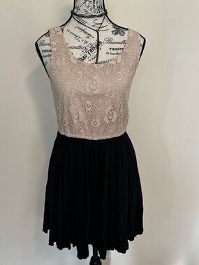 Mima Chica Lace Bodice Sleeveless Dress in Blush and Black 30” length